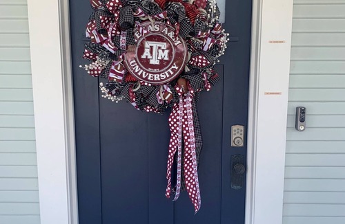College Park House | 2 bedrooms - LOCATION! View TAMU's Kyle Field from the front porch.