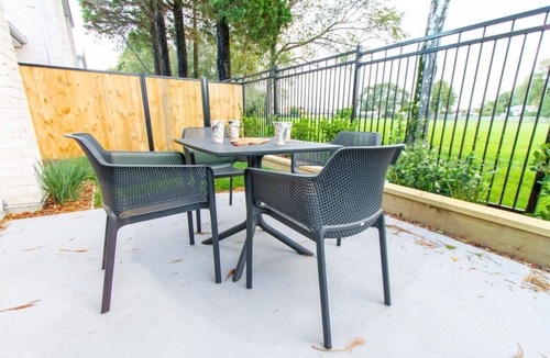 Upper Riccarton House | 2 Bedrooms Overlooking Park - Exquisite Views