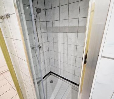 Maubeuge Apartment | 2 Bedrooms Private Parking Wifi TV