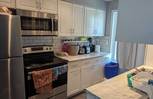 Brantford House | 2 Bedrooms Upper Level