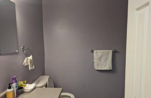 Brantford House | 2 Bedrooms Upper Level