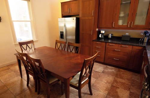 Egleston Square Apartment | 2 bedrooms with air-conditioning, parking, laundry, WiFi near Sam Adams & subway