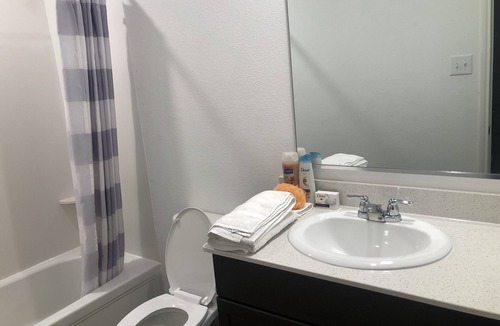 Clear Lake Condo | 2-bedrooms with its own bathroom and kitchen.nn