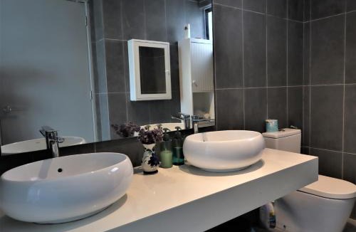 Taman Midah Apartment | 2 bedrooms with PS5 by fireside