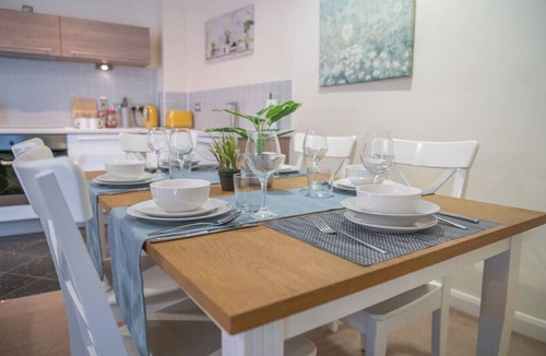 Theatreland Birmingham Apartment | 2 Beds & 2 Baths Flat & by the O2 academy