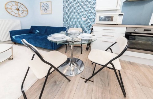 Reading City Centre Apartment | 2 Beds | Central Fully Equipped Apartment