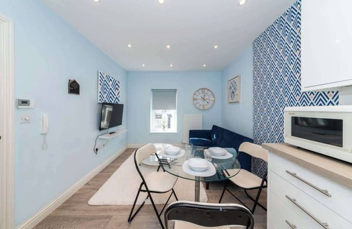 Reading City Centre Apartment | 2 Beds | Central Fully Equipped Apartment