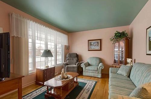 Longueuil House | 2 beds in a private room B with a free parking -15 min from downtown