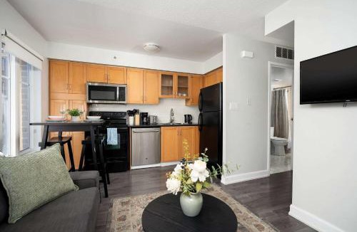 King West Village Apartment | 2 Beds in Great Location close to Downtown