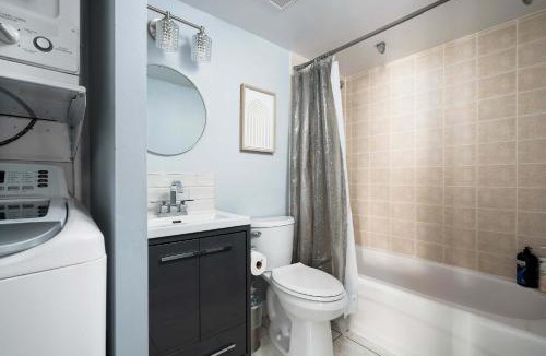 King West Village Apartment | 2 Beds in Great Location close to Downtown