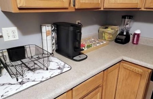 East Newark Apartment | 2 Beds Work + Study NYC+EWR Walk to Train