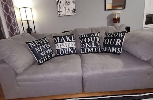 East Newark Apartment | 2 Beds Work + Study NYC+EWR Walk to Train