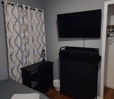 East Newark House | 2 Beds - Work & Study - NYC - EWR - Walk to Train