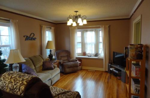 Kutzky Park House | 2 Blks St Marys Main Fl Beds Bath CoveredByFaith