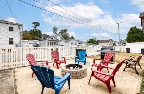 Ocean Gate Apartment | 2 Blocks to Beach Apt with Grill in Ocean Gate!