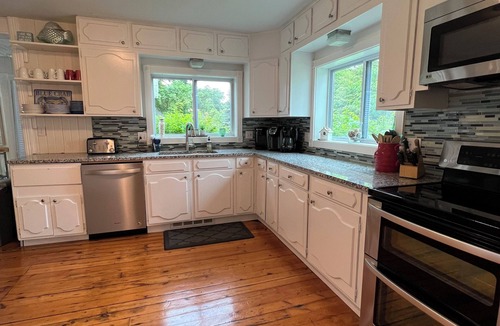 Elk Rapids House | 2 Blocks to beach, downtown. Sleeps 12. Porch, Deck, Fire Pit
