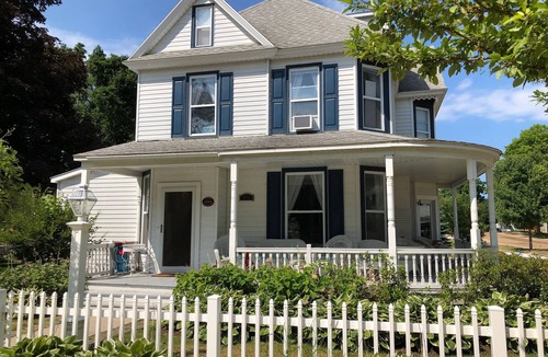 Elk Rapids House | 2 Blocks to beach, downtown. Sleeps 12. Porch, Deck, Fire Pit