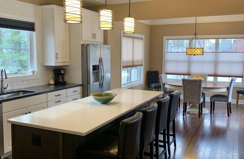 Saratoga Springs House | 2 Blocks to Saratoga Race Track!