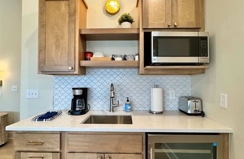 Garrison Apartment | #2 Blue Lakeview Suite B