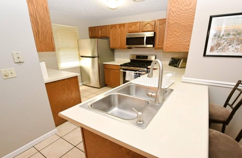Notre Dame Condo | 2 Br 2 b Condo at Unv of Notre Dame, Short and long term stays welcome! ND Football (A5)