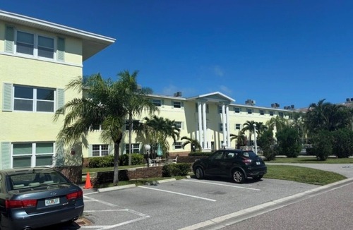 Columbiad Plaza Condo | 2 BR 2 BA Condo