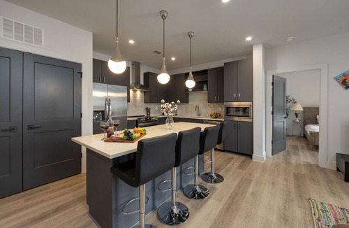 West End Condo | 2 BR/2 BA Modern Condo by Vanderbilt w/Pool, Gym, WiFi