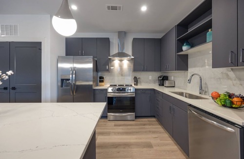 West End Condo | 2 BR/2 BA Modern Condo by Vanderbilt w/Pool, Gym, WiFi