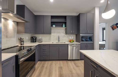 West End Condo | 2 BR/2 BA Modern Condo by Vanderbilt w/Pool, Gym, WiFi