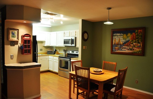 Parker Lane Condo | 2 BR 2 Bath Condo close to downtown