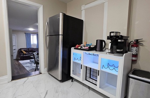 Peterborough House | 2 BR- 2 br Retreat w/King Loft, Near Downtown, Hospital and Sport Arena