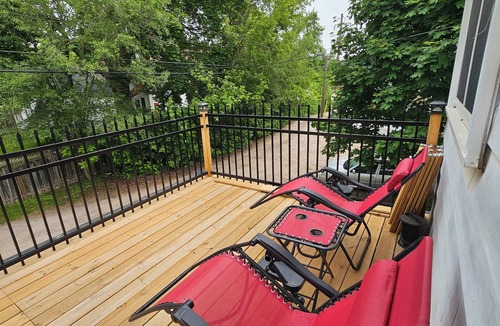 Peterborough House | 2 BR- 2 br Retreat w/King Loft, Near Downtown, Hospital and Sport Arena