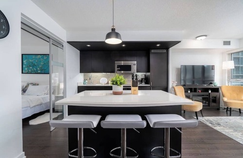 CityPlace Condo | 2 BR + 2BA + Free Parking + Sofabed + Lakeview