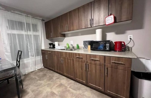 Winnipeg Apartment | 2 br/3 beds with free wifi, parking and much more