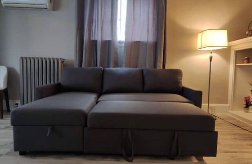 Winnipeg Apartment | 2 br/3 beds with free wifi, parking and much more