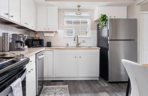Heath Apartment | 2 BR Apartment with Patio