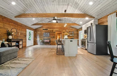 Sinking Spring Cabin | 2-BR Cabin with Outdoor Dining