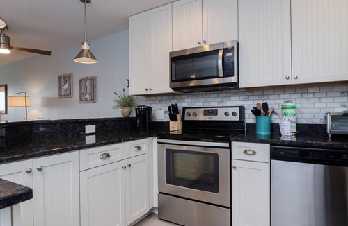 Wilmington Beach Condo | 2 BR condo in Sand Pebbles w ocean views!