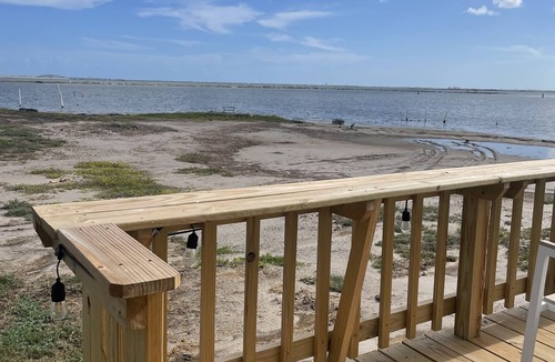Flour Bluff Condo | 2 BR condo Lovely beach view, just steps from the water!
