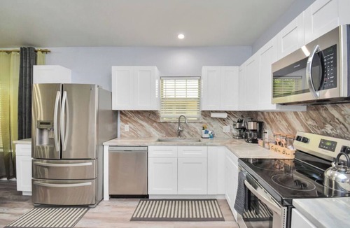 South Central Houston House | 2 BR Cottage Midtown Downtown EADO