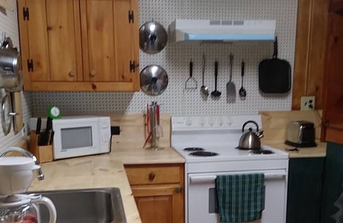 Remsen Cottage | 2 BR COTTAGE ON 25 ACRE LAKEFRONT ESTATE