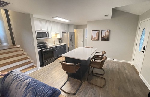 Frankfort Cottage | 2 BR Cottage on the River