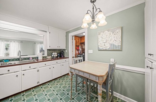 Belmont Historic District House | 2-BR Cozy Belmont Getaway —Fire Pit — River District