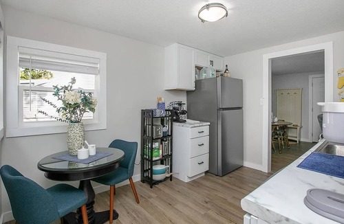 South Bend House | 2 BR Dome Home with Large Yard & Firepit! 3 Miles from Campus!