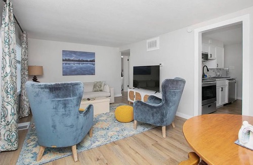 South Bend House | 2 BR Dome Home with Large Yard & Firepit! 3 Miles from Campus!