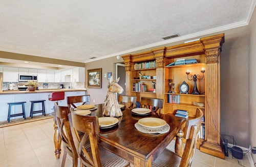 Micanopy House | 2 BR Duplex w/Full Kitchen & Lake View