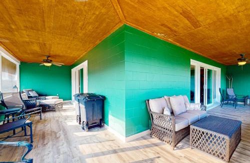 Micanopy House | 2 BR Duplex with Full Kitchen and Lake View