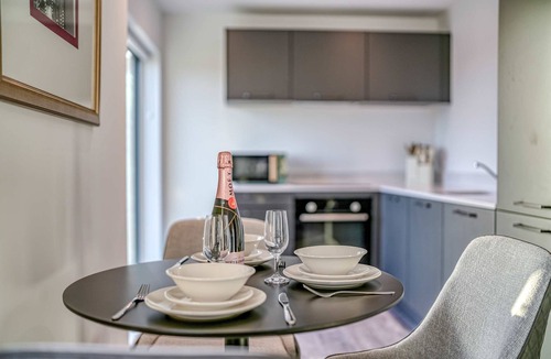 Eccles Apartment | 2-BR Flat | City & Town Centre View | 1 Minute to Train & Tram Station | Sleeps 5.