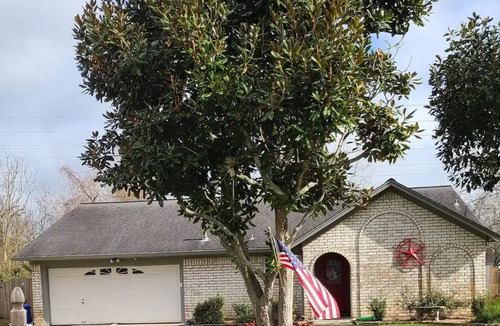 Lake Jackson House | 2 BR home, quiet neighborhood