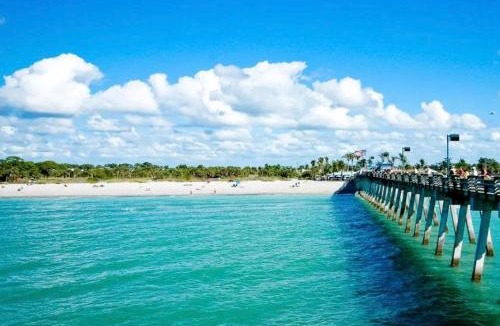 Golden Beach House | 2 BR Home With Private Beach Access To Golden Beach - Luna Sea