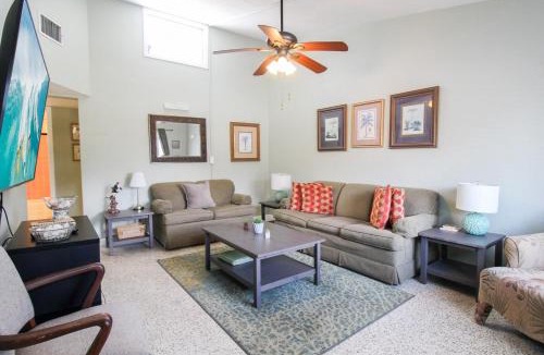 Golden Beach House | 2 BR Home With Private Beach Access To Golden Beach - Luna Sea